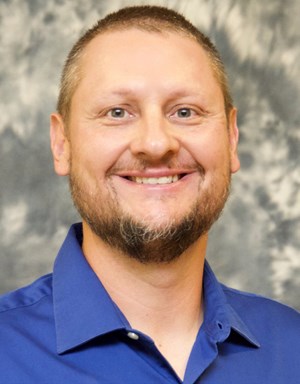 James (Ike) Holzapfel 